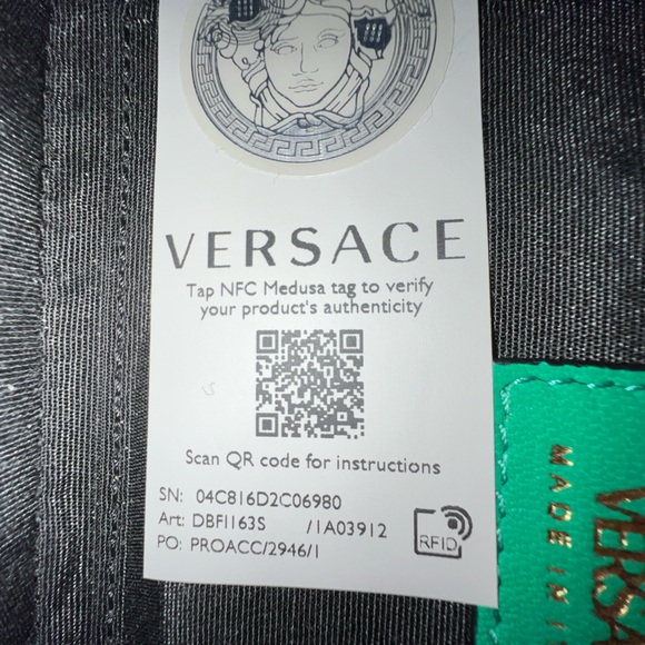 AUTHENTIC VERSACE MEDUSA GREEN CROSSBODY PURSE QUILTED LAMB LEATHER - Picture 12 of 13
